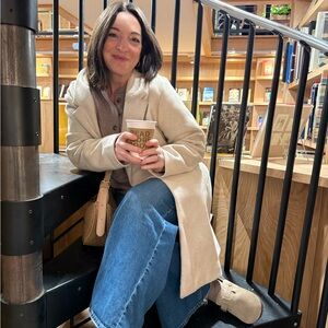 Meet your Posher, Angela